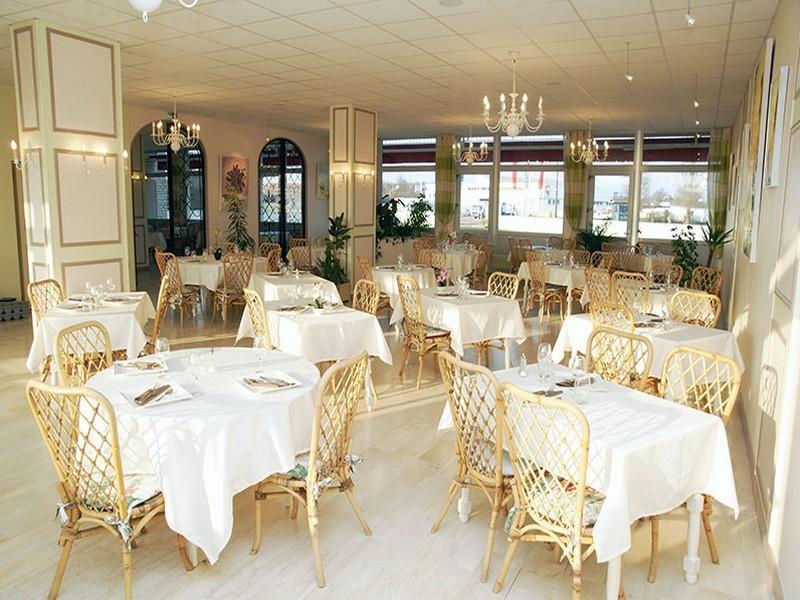 Le Chagny Hotel Шани Екстериор снимка